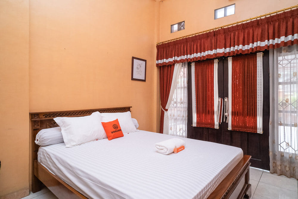 Standard Room with Sharing Bathroom