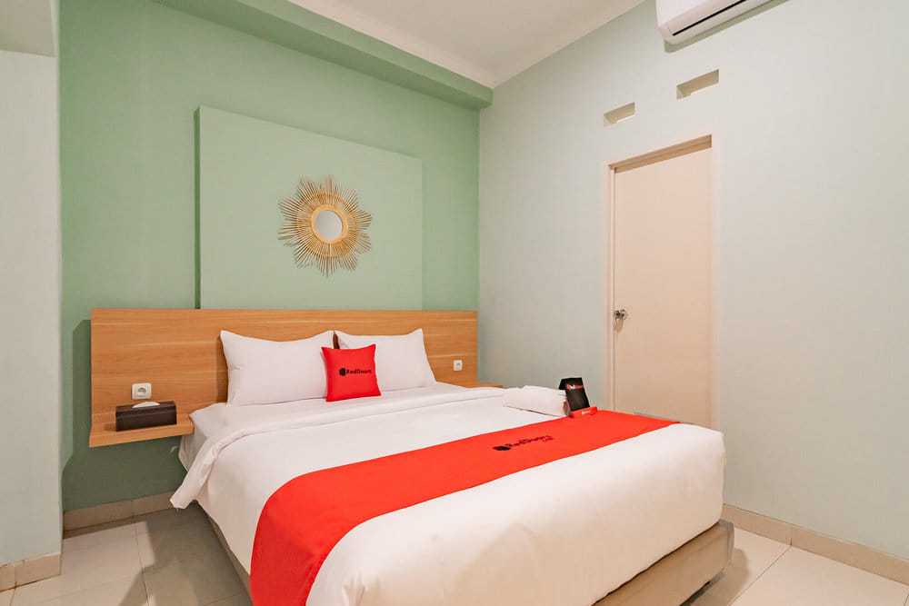 RedDoorz Room