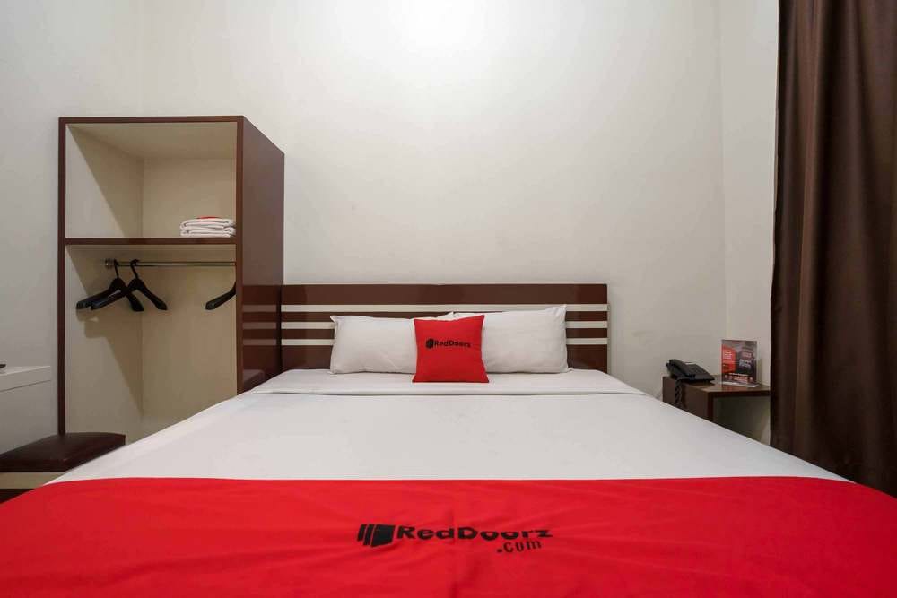 RedDoorz Room