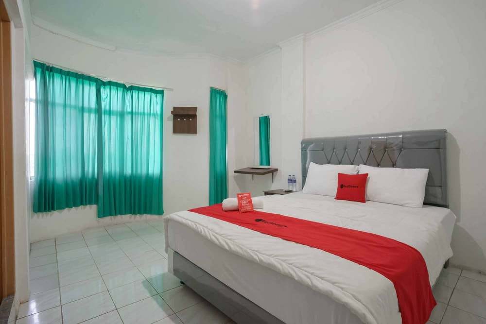 RedDoorz Room