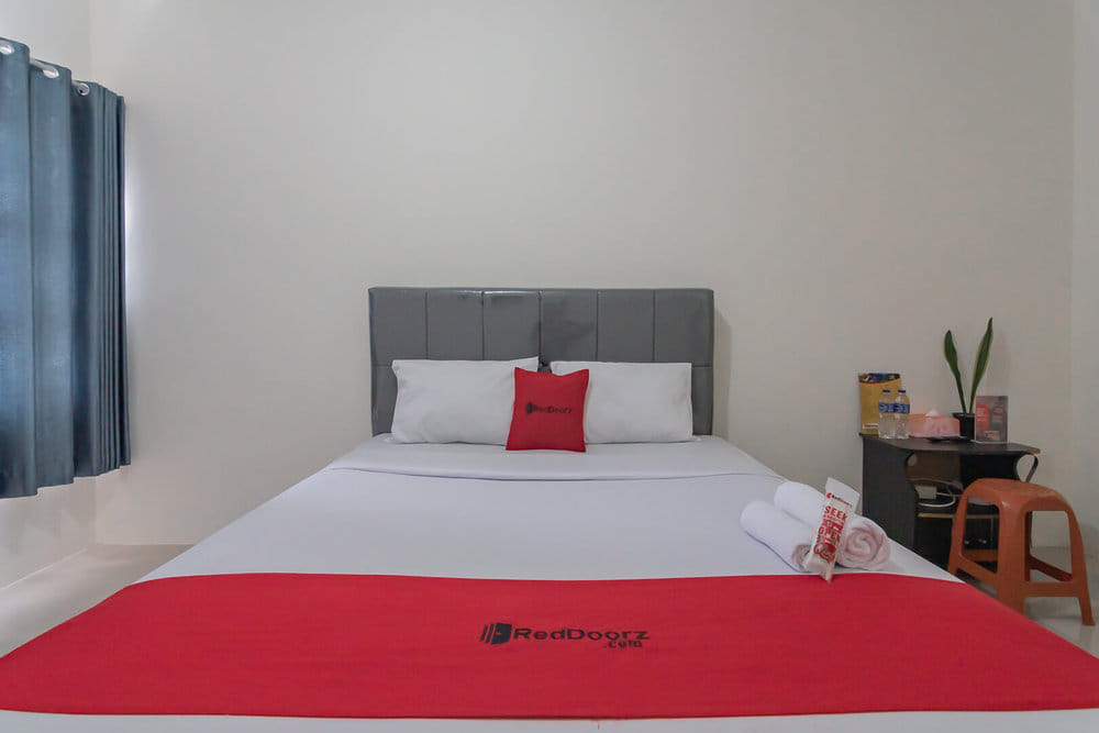 RedDoorz Family Room