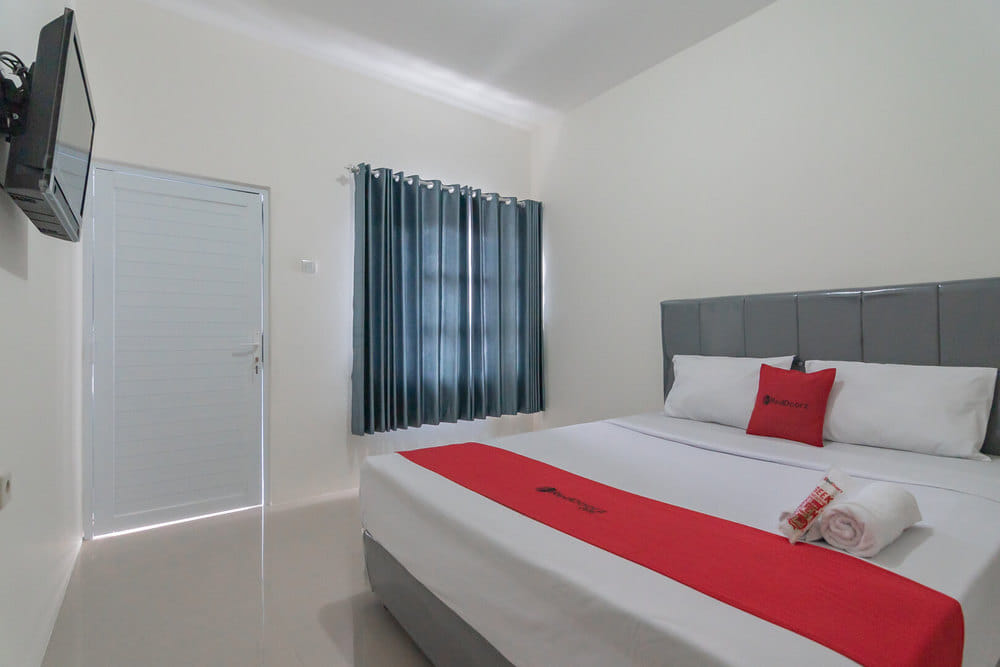 RedDoorz Suite