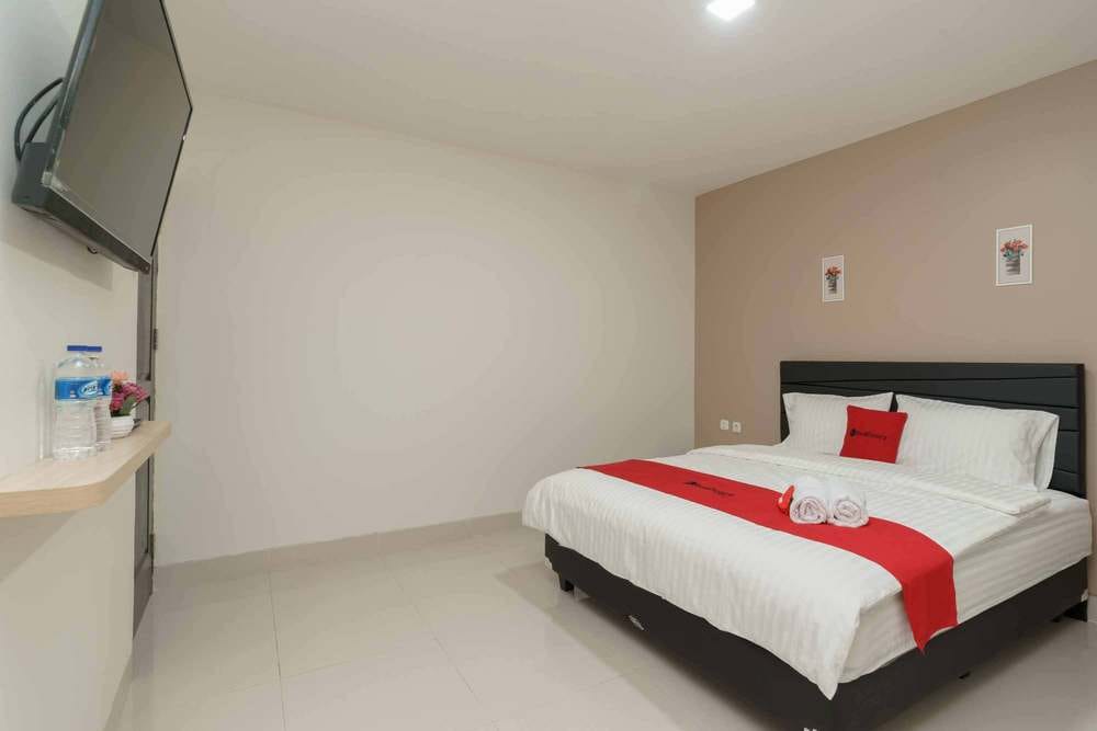 RedDoorz Room