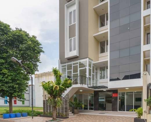 RedDoorz Plus near Eka Hospital BSD 5