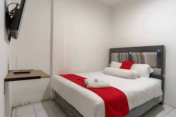 RedDoorz near Alun Alun Kota Serang