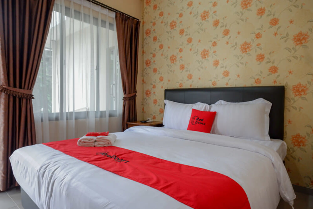 RedDoorz Room