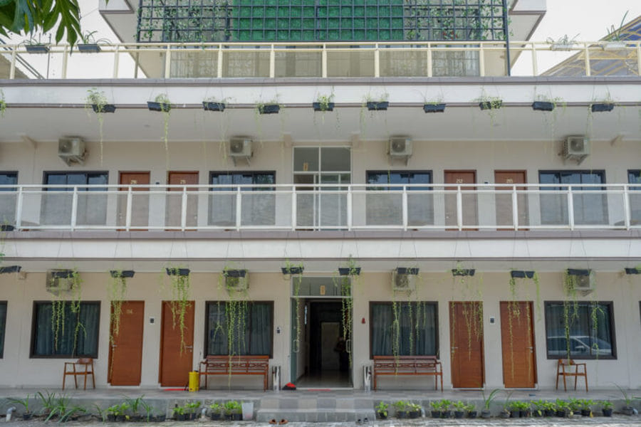 RedDoorz @ Jalan Majapahit Semarang