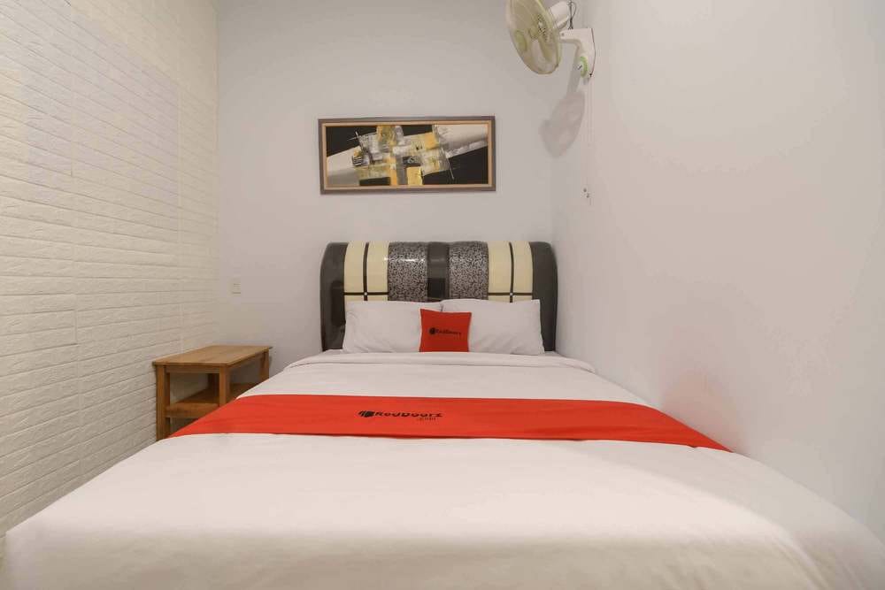 RedDoorz Room