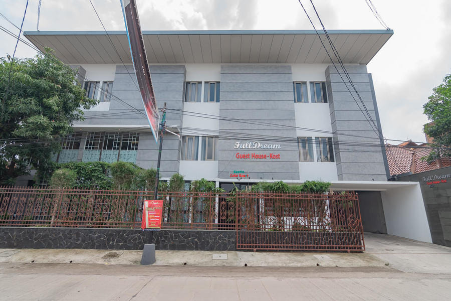 RedDoorz Plus @ Cirebon City Center