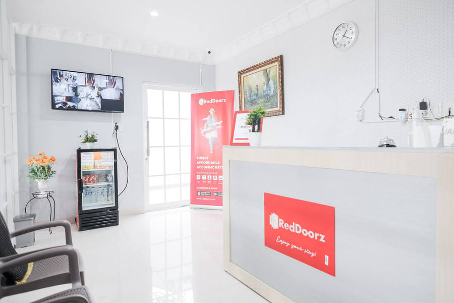 RedDoorz near RS USU Medan 3