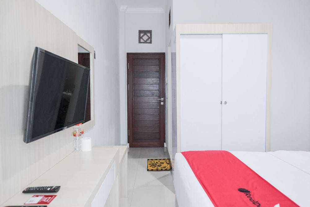 RedDoorz Room