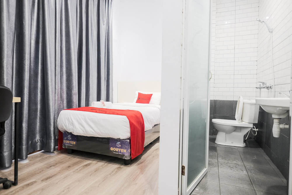 RedDoorz Single Room