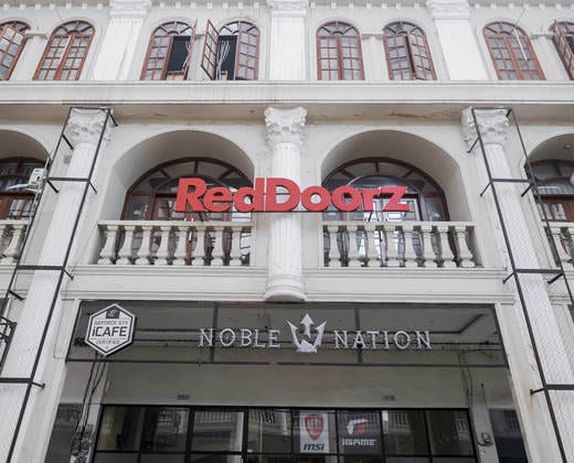 RedDoorz @ CBD Polonia Medan.
