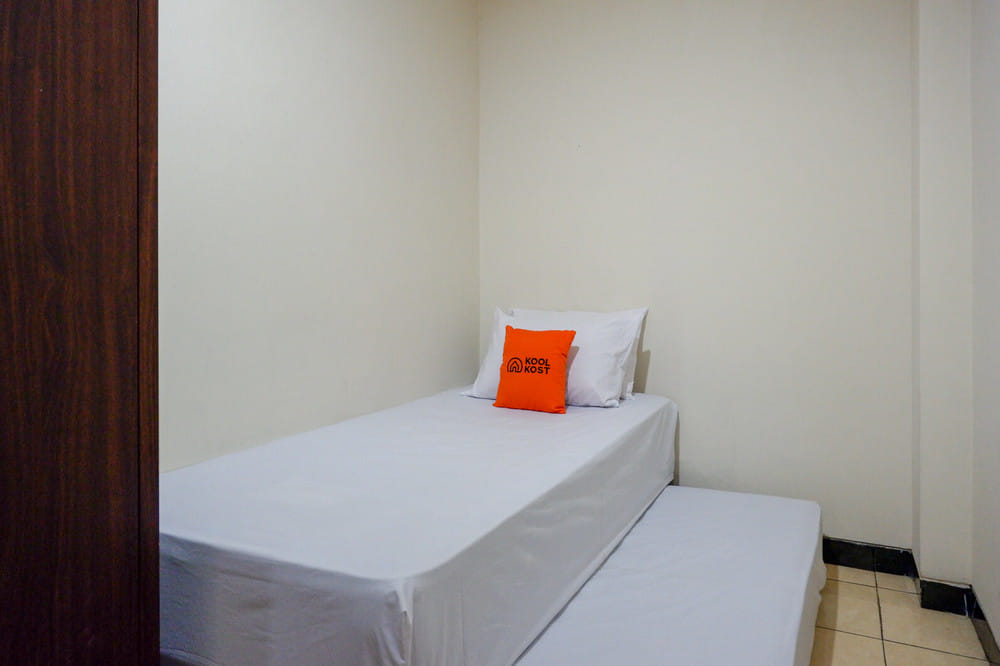 Single room with Sharing Bathroom