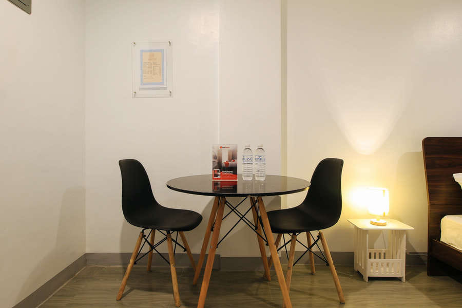 RedDoorz Near Zobel Roxas St.