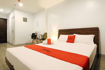 RedDoorz Near Zobel Roxas St.