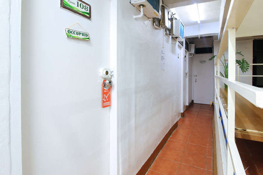 RedDoorz near OWWA Pasay