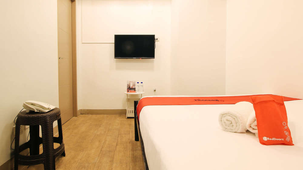 RedDoorz Room