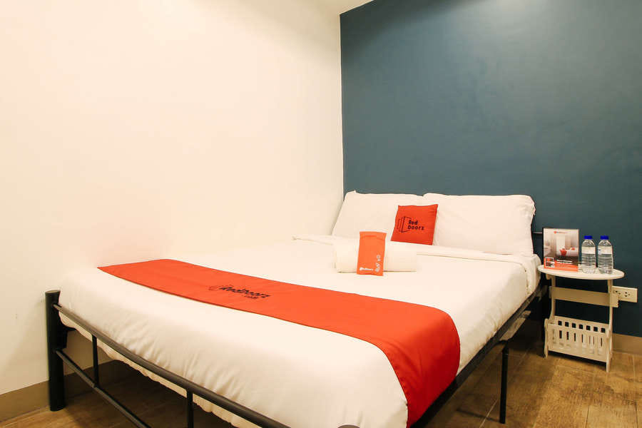 Reddoorz Plus @ San Marcelino Malate