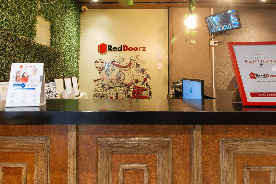 RedDoorz near Fishermall Quezon City