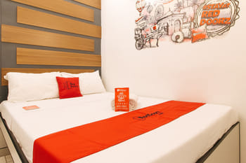 RedDoorz near Fishermall Quezon City