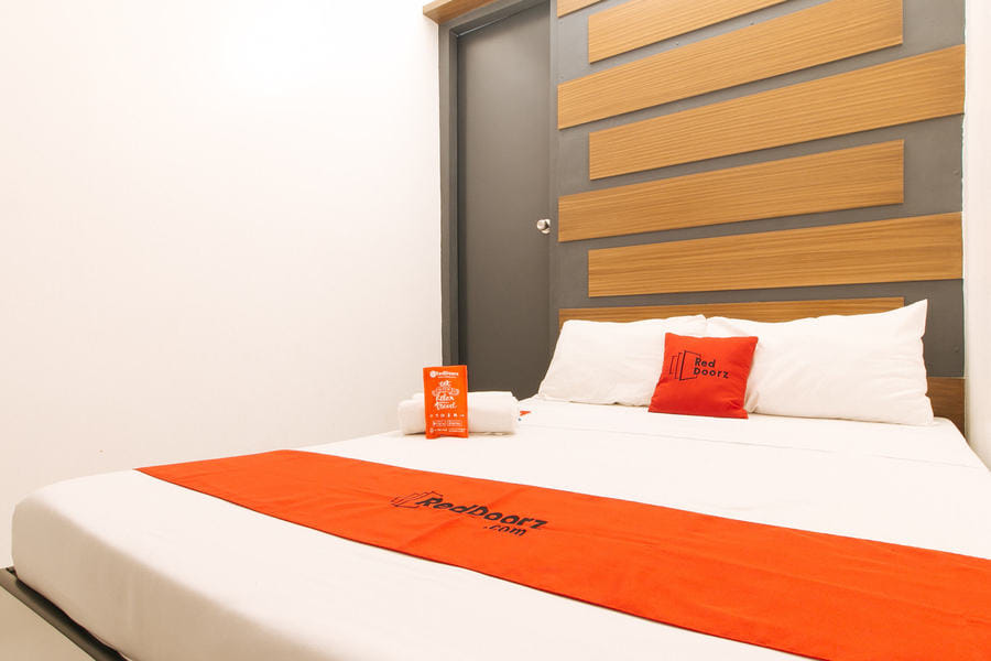 RedDoorz near Fishermall Quezon City
