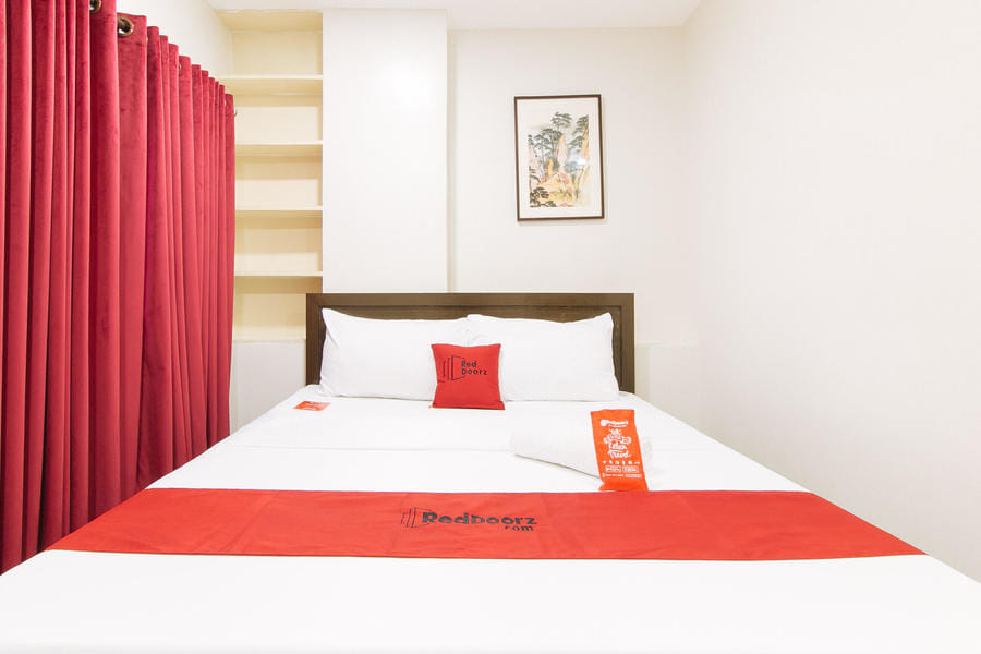 RedDoorz near Fernwoods Garden Quezon City