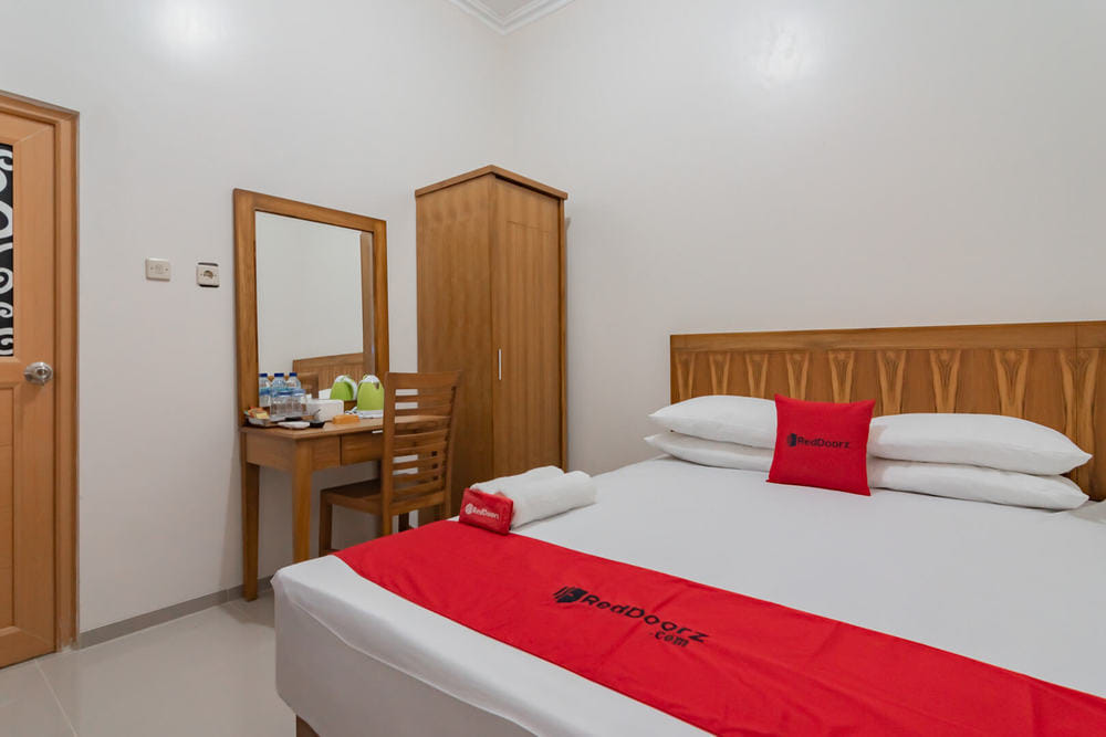RedDoorz Room