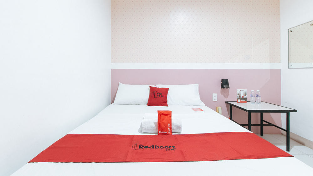 RedDoorz Room