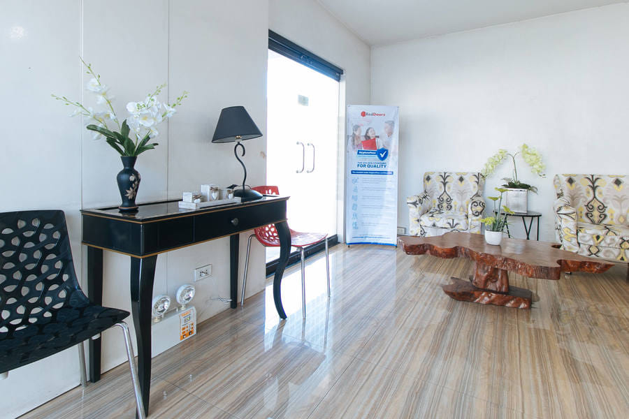 RedDoorz Near SM Calamba