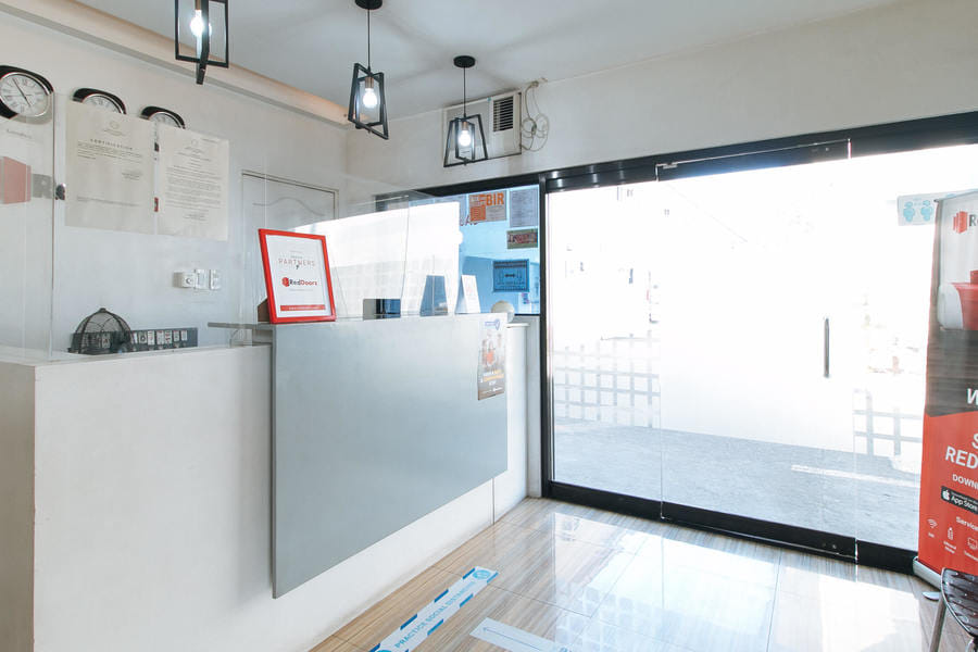 RedDoorz Near SM Calamba