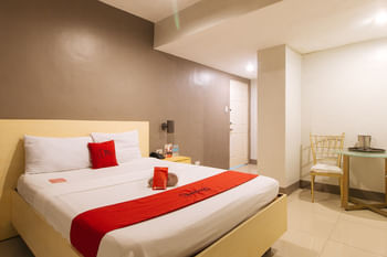 RedDoorz @ Samat Mandaluyong