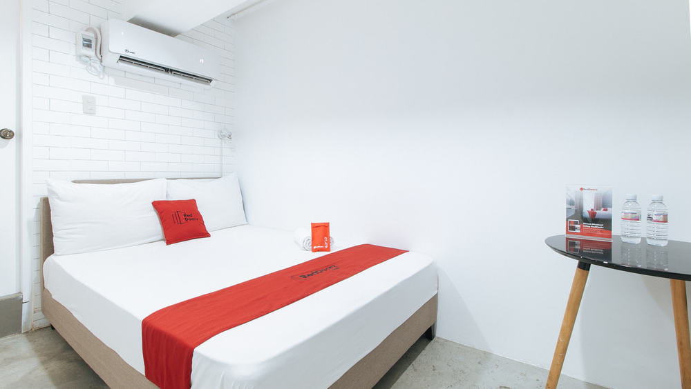 RedDoorz Room