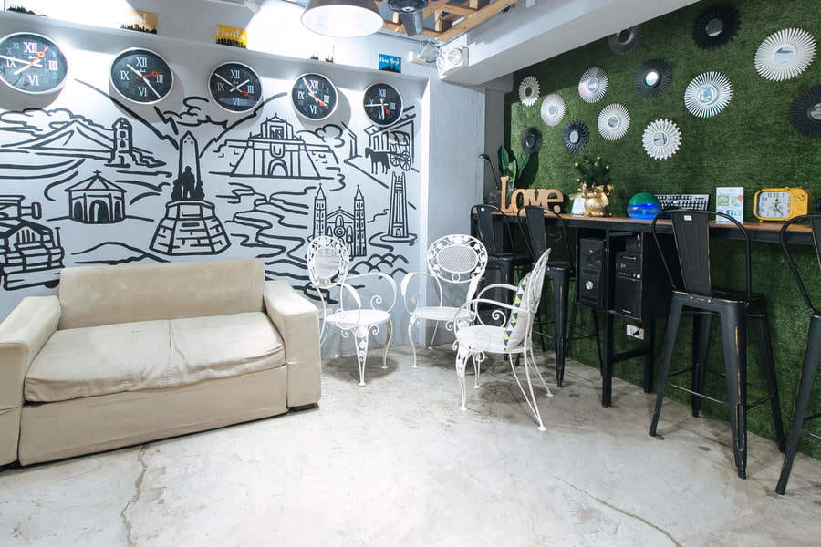 RedDoorz Plus @ BGC near St. Lukes