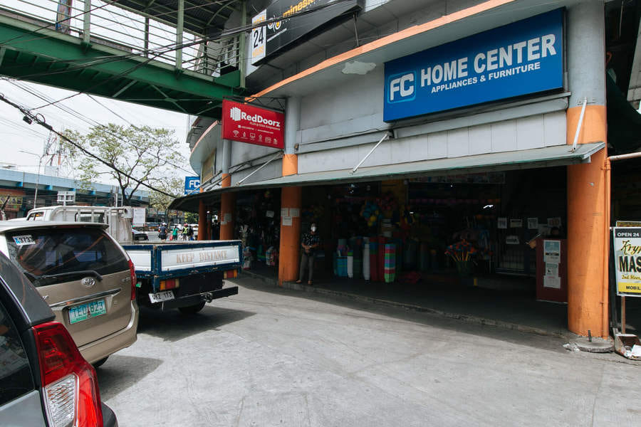 RedDoorz Plus @ EDSA Congressional