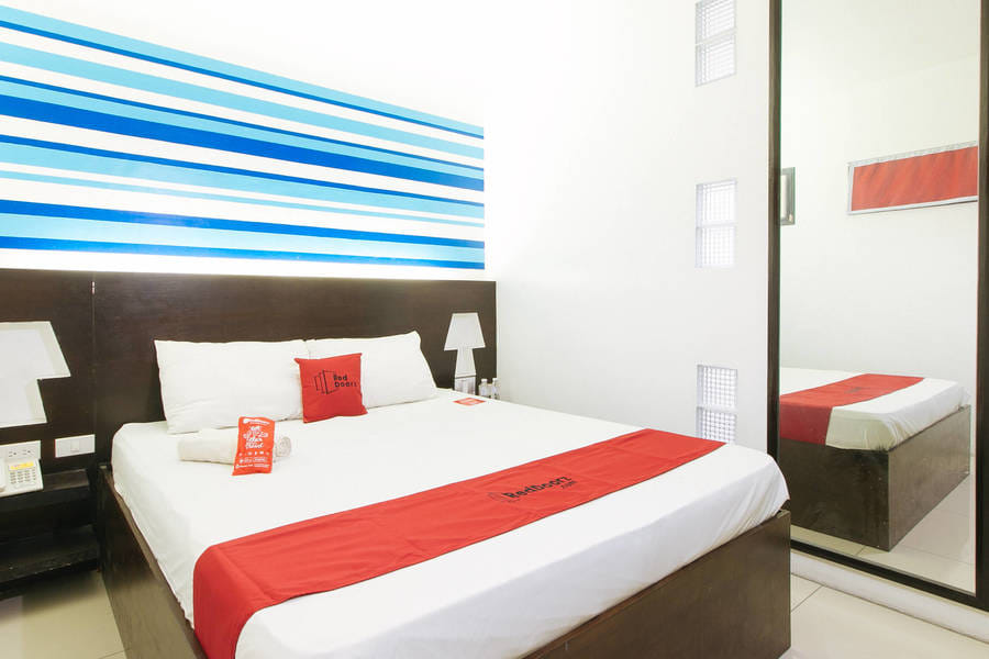 RedDoorz @ EL Highway Hotel Bulacan