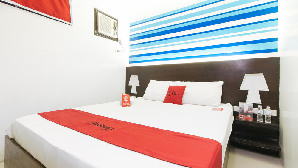 RedDoorz Standard Room