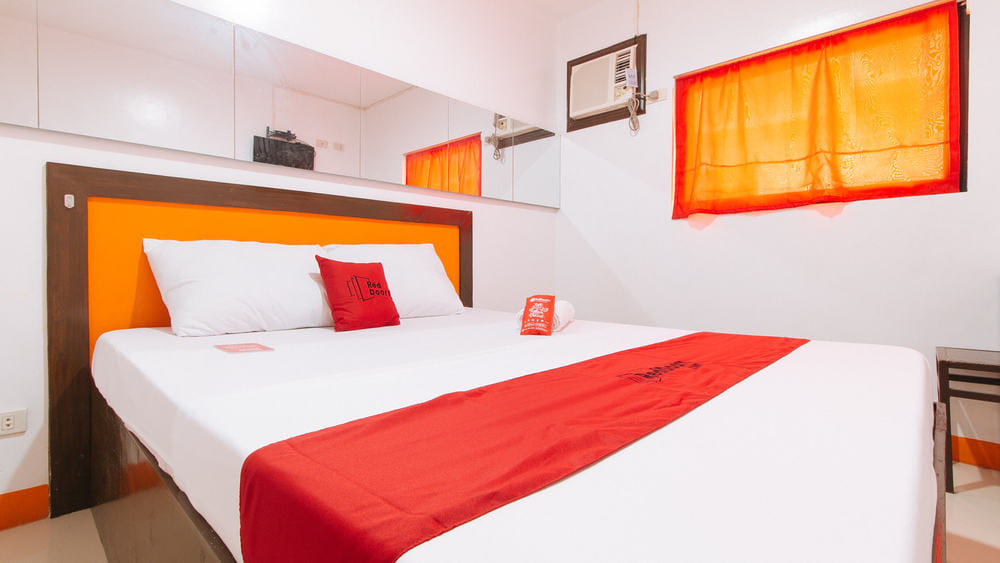 RedDoorz Standard Room