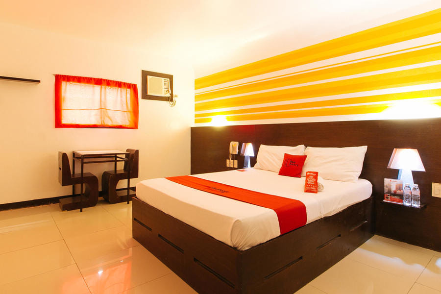 RedDoorz @ EL Runway Hotel Bulacan