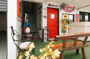 RedDoorz @ EL Runway Hotel Bulacan