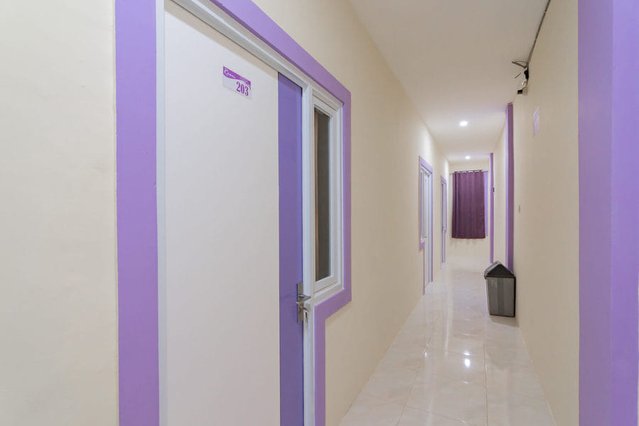 RedDoorz near Trans Studio Bandung 3