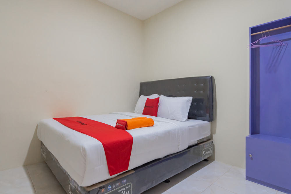 RedDoorz Room