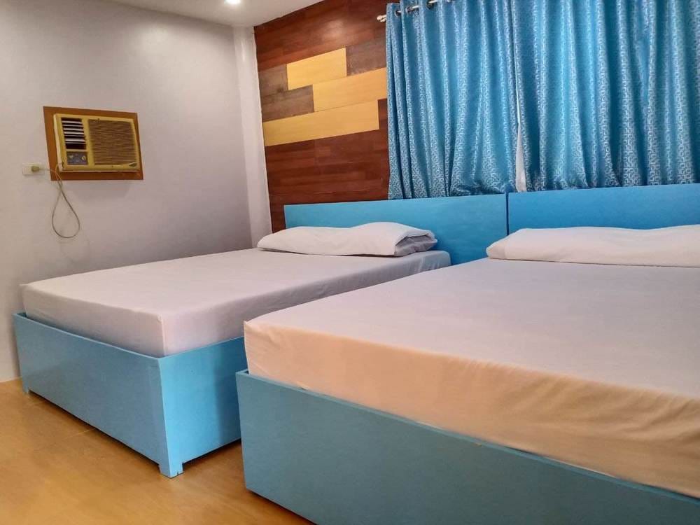 RedDoorz Deluxe Room