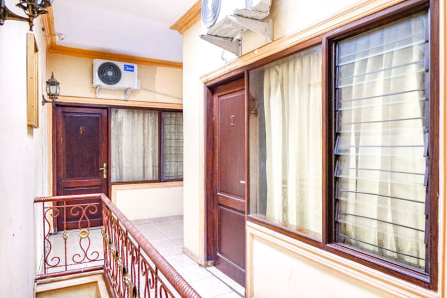 RedDoorz near Mall Ciputra World Surabaya