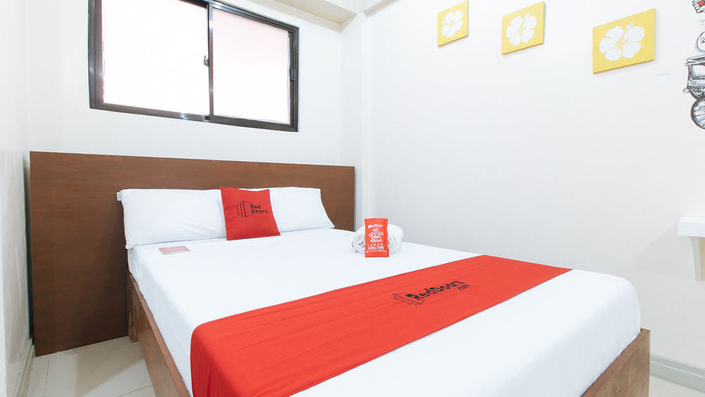 RedDoorz Room