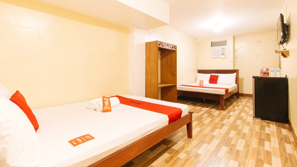 RedDoorz Family Room