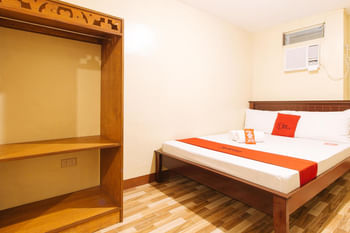 RedDoorz near PNR Espana Station