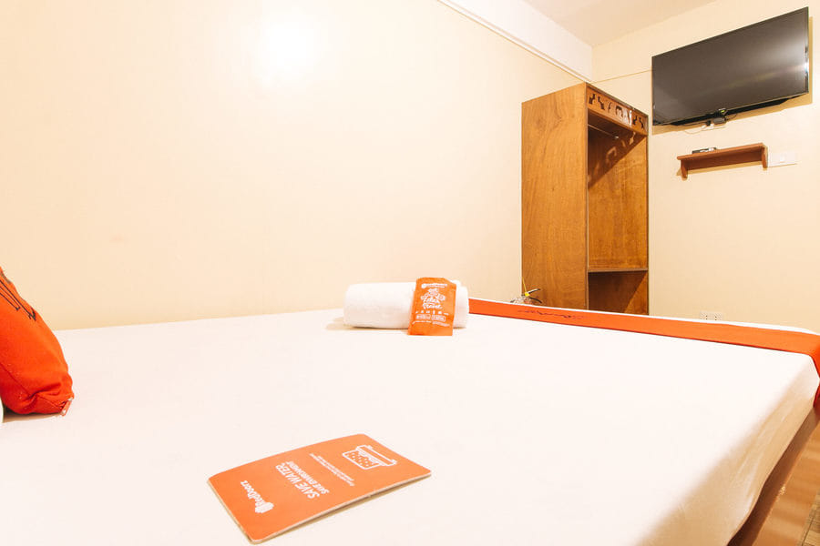 RedDoorz near PNR Espana Station