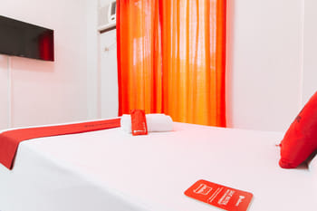 RedDoorz near NAIA Terminal 1