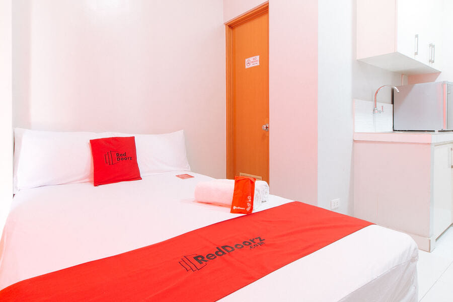 RedDoorz near NAIA Terminal 1